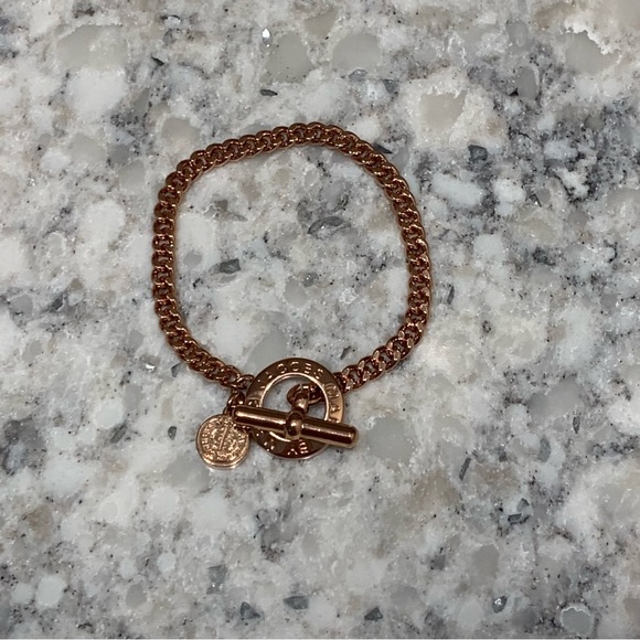 Marc Jacobs Rose Gold Mini Toggle Bracelet - Picture 3 of 7